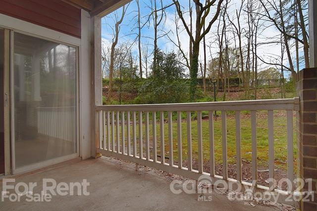 Building Photo - 2500 Cranbrook Ln