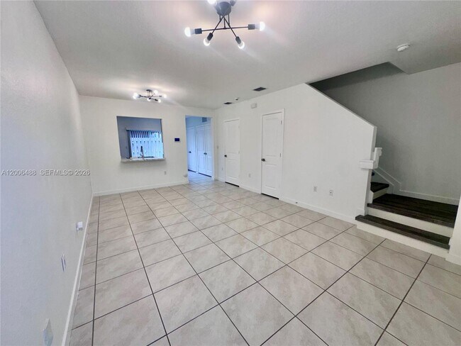 Building Photo - 540 NE 5th Ln