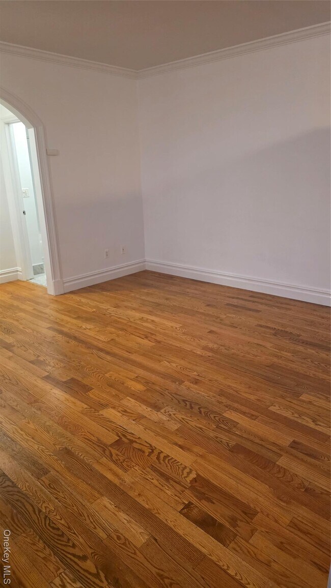 Building Photo - 3 Main St