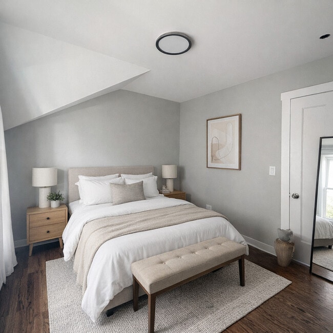 Building Photo - 315 W 111th St