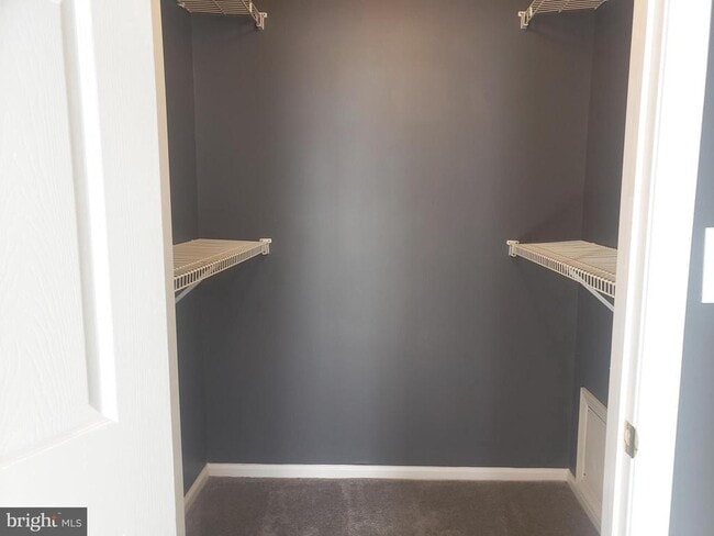 Building Photo - 5002 Essex Ln