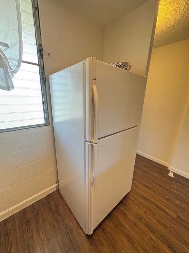 Building Photo - 1 Bed / 1 Bath | Utilities include | Near ...