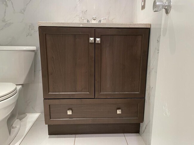 Building Photo - 2005 Jefferson St