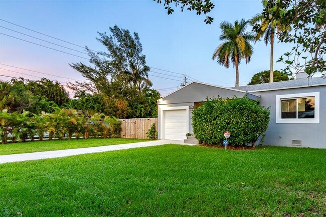 Primary Photo - 1613 N 16th Ct