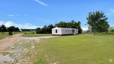 Building Photo - 3 Bed 2 Bath- Lone Grove outside city limits!