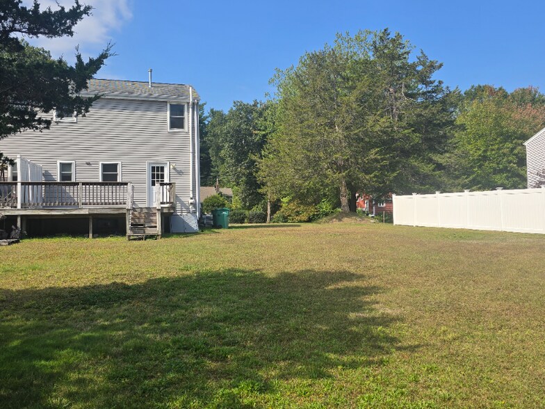 Building Photo - 278 Ware St