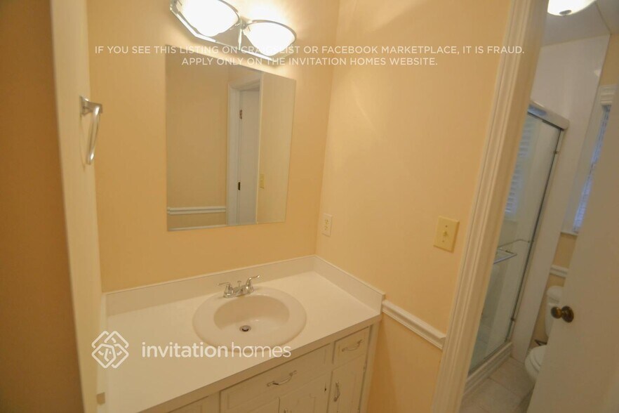 Building Photo - 2077 N Landing Way