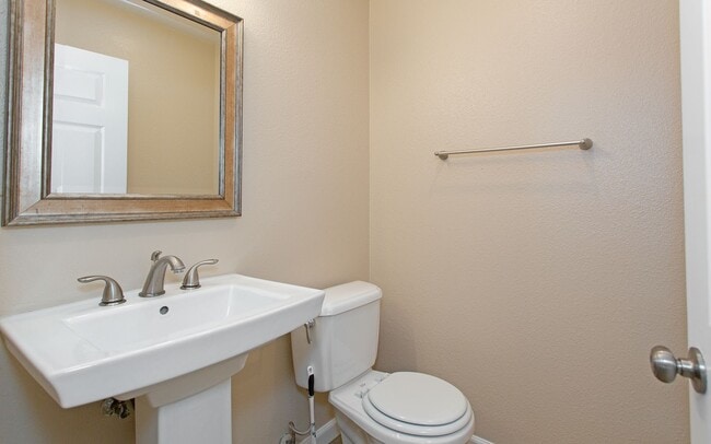 Building Photo - Wonderful 4 bedroom home in San Marcos!