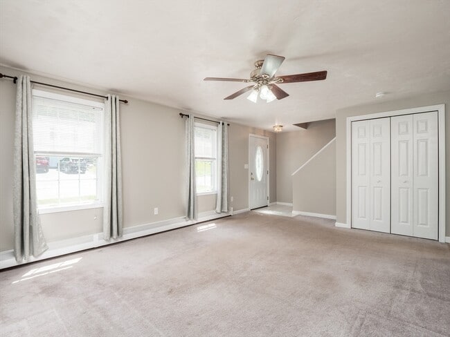 Building Photo - 90 A Loxwood St