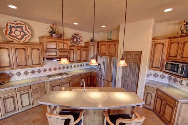 Building Photo - 12 Estancia Ct