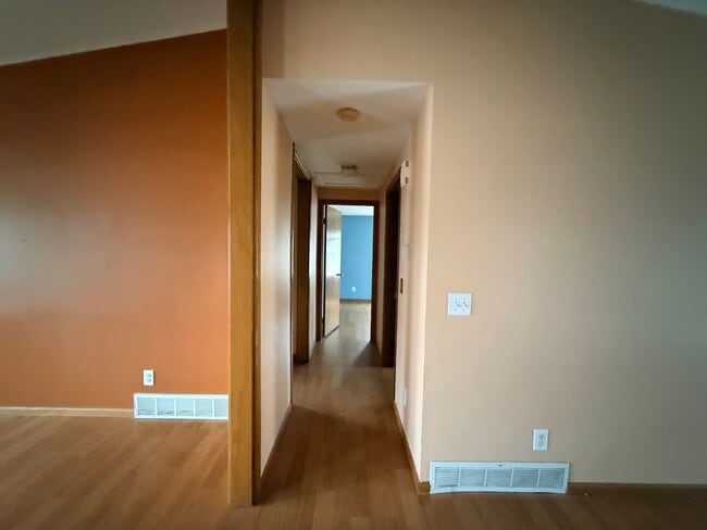 Building Photo - 303 W Pieronnet St