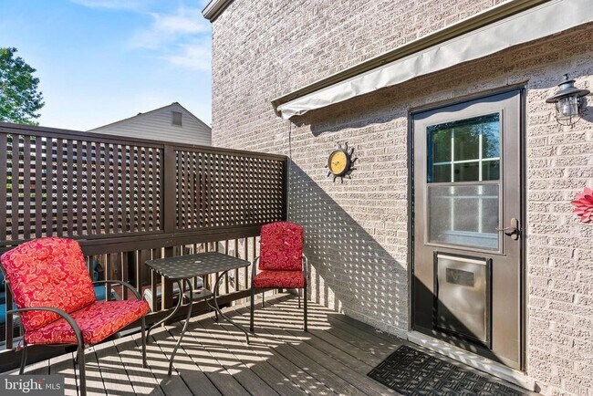 Building Photo - 819 Chillum Rd