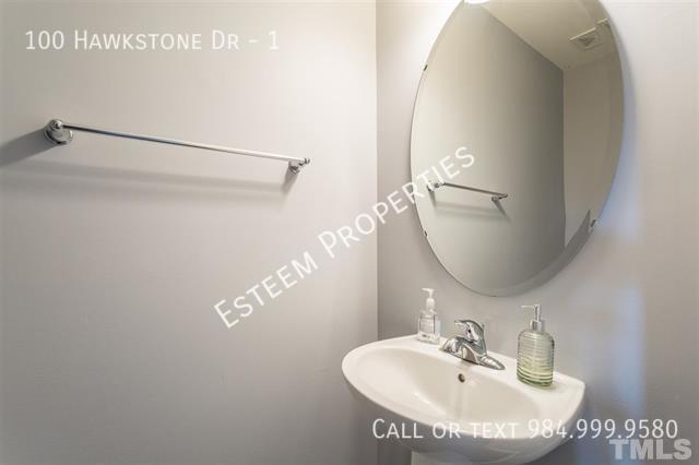 Building Photo - 100 Hawkstone Dr