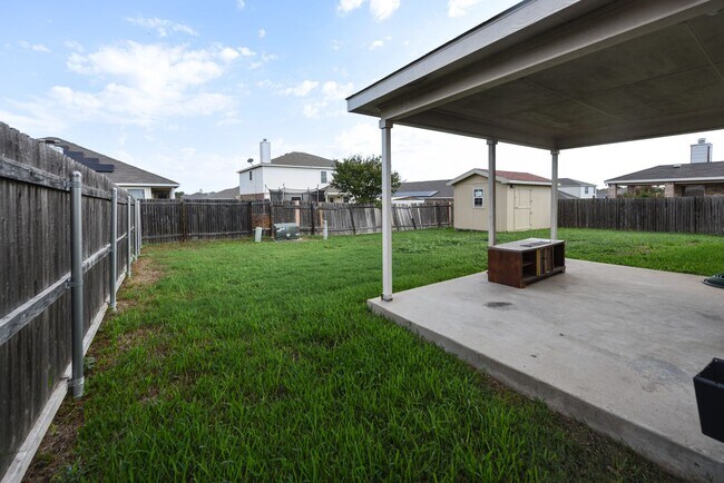Building Photo - Elegant 4BR/3BA Home with Fireplace, Bonus Room and Open Layout!