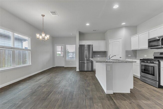Building Photo - 3311 Brywood Dr