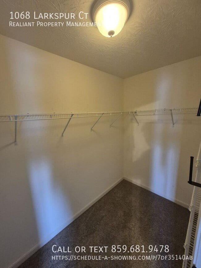 Building Photo - 1068 Larkspur Ct