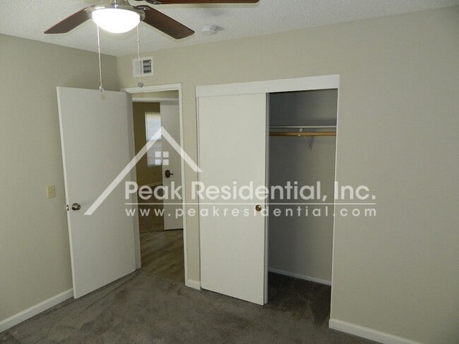 Building Photo - Very Nice 3 bd/2ba Elk Grove Home with 2 C...