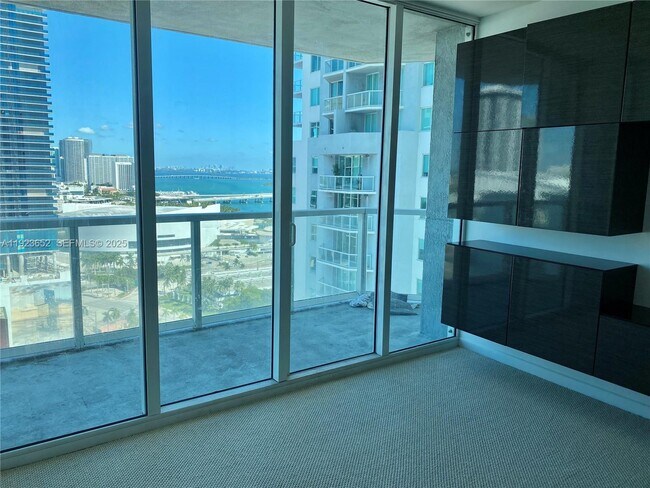 Building Photo - 253 NE 2nd St