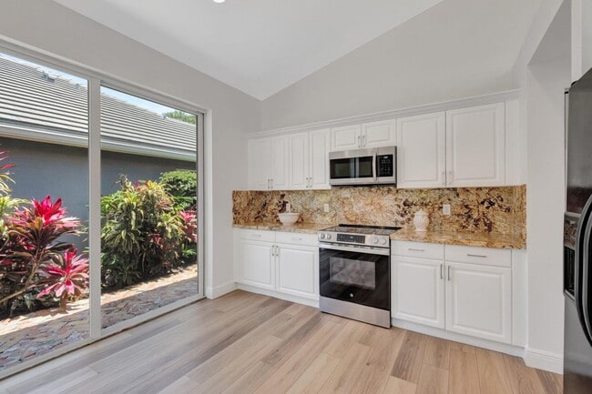 Building Photo - 7575 Doubleton Dr