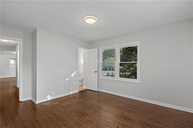 Building Photo - 2634 Birch St