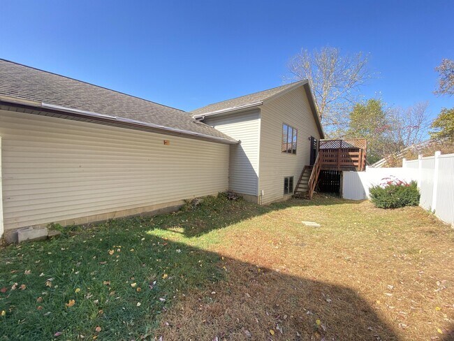 Building Photo - 2932 Northern Slopes Ln NE