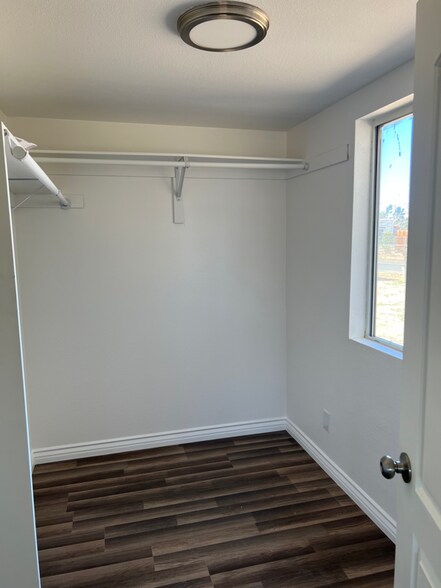 Building Photo - 20800 Sholic Rd