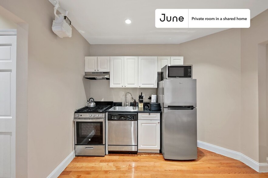 Building Photo - Room in Shared 2 bed/1 bath home in East Harlem