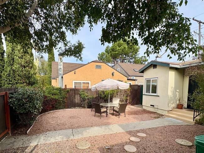 Building Photo - 4443 Bancroft-A