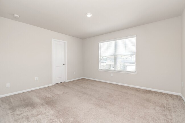 Building Photo - 11634 Braemar Village Dr