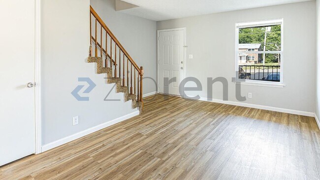 Building Photo - Unit APT B