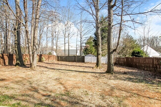 Building Photo - 505 Lisa Carol Dr