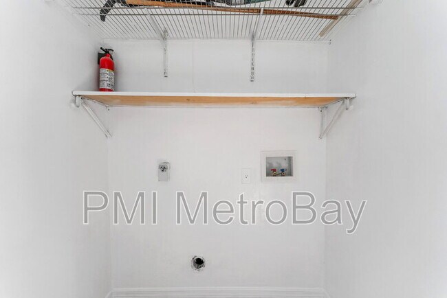 Building Photo - 4009 E Bird St