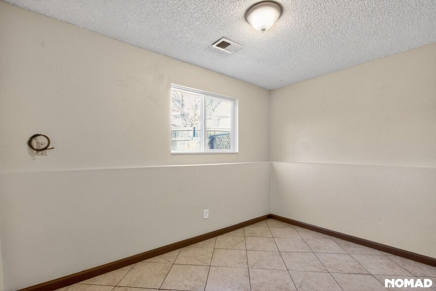 Building Photo - 17465 E Plateau Dr