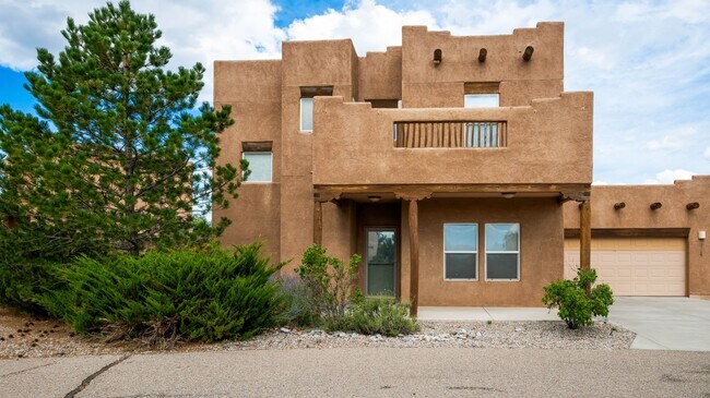 Building Photo - Spacious Two-Story Retreat