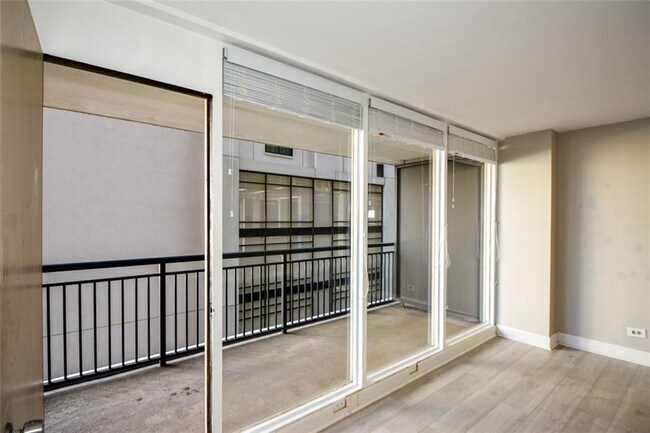 Building Photo - 620 Peachtree St NE