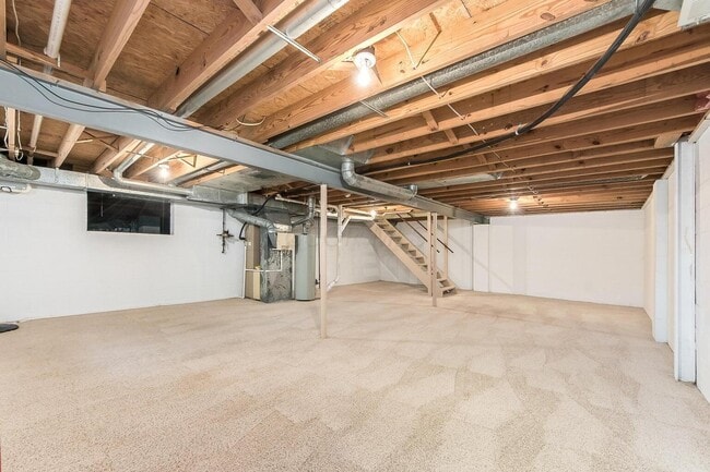 Building Photo - 6611 Fallen Timbers Dr