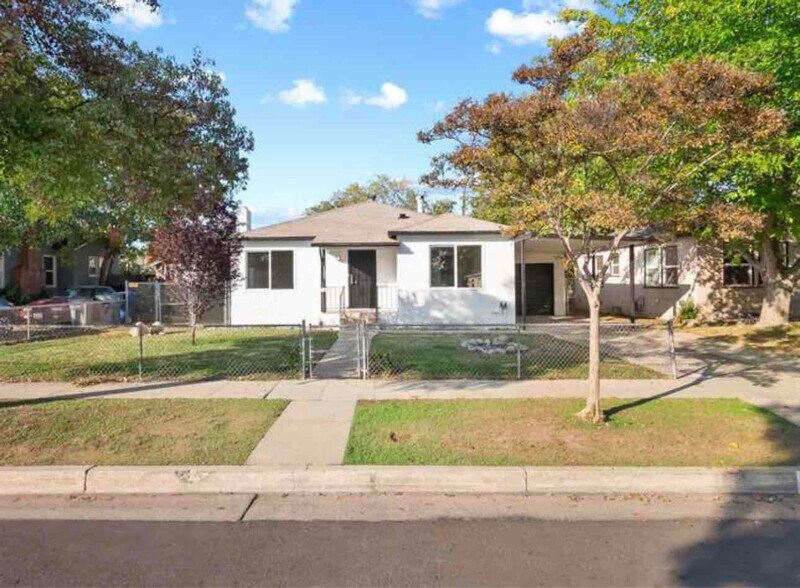 Primary Photo - 1528 W Cortland Ave