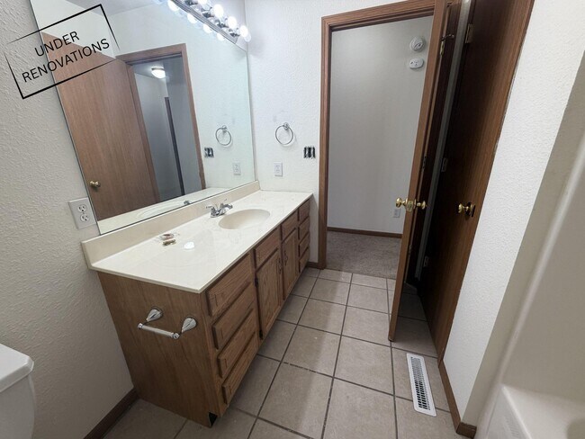 Building Photo - 1604 Citadel Dr