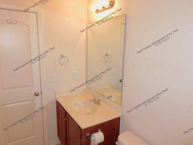 Building Photo - 2627 Leighswood Dr