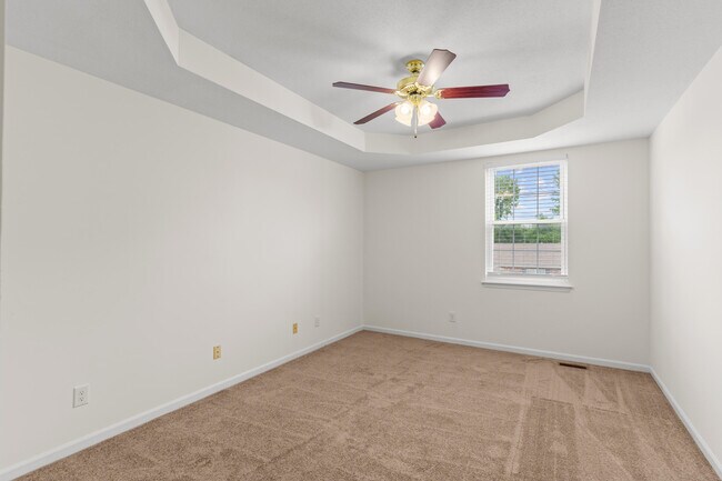 Building Photo - 304 Dads Way