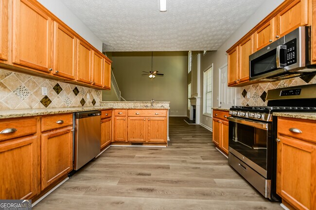 Building Photo - 520 Hilly Ct