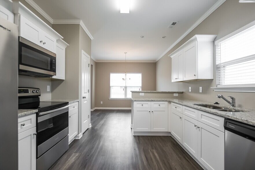 Building Photo - 619 Fieldcrest Dr