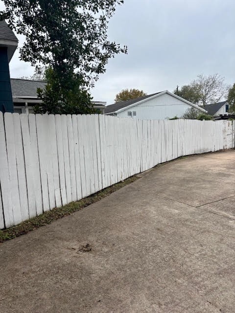 Building Photo - 210 E Phillips St