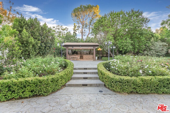 Building Photo - 19016 Wells Dr