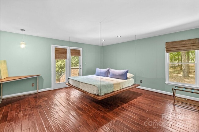 Building Photo - 709 Normandy Rd