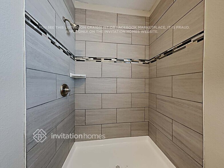 Building Photo - 7730 Mountain Laurel Dr