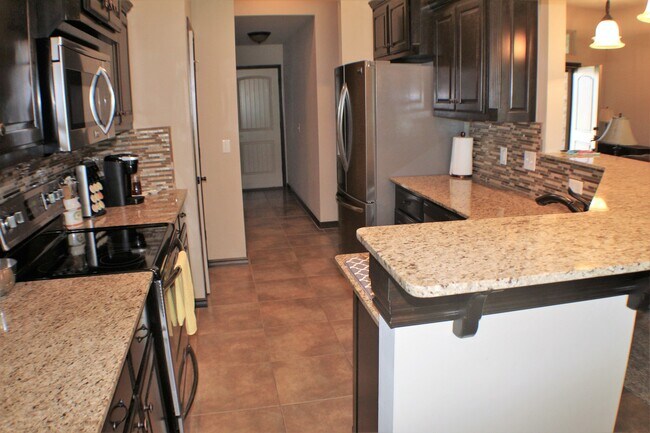 Building Photo - 4904 SW 122nd Terrace