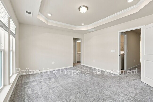 Building Photo - 460 Glen Clova Dr
