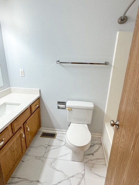 Building Photo - 1327 E 21st Ter