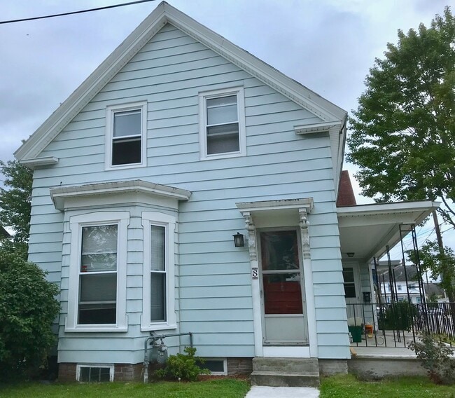 Building Photo - 8 Belmont St